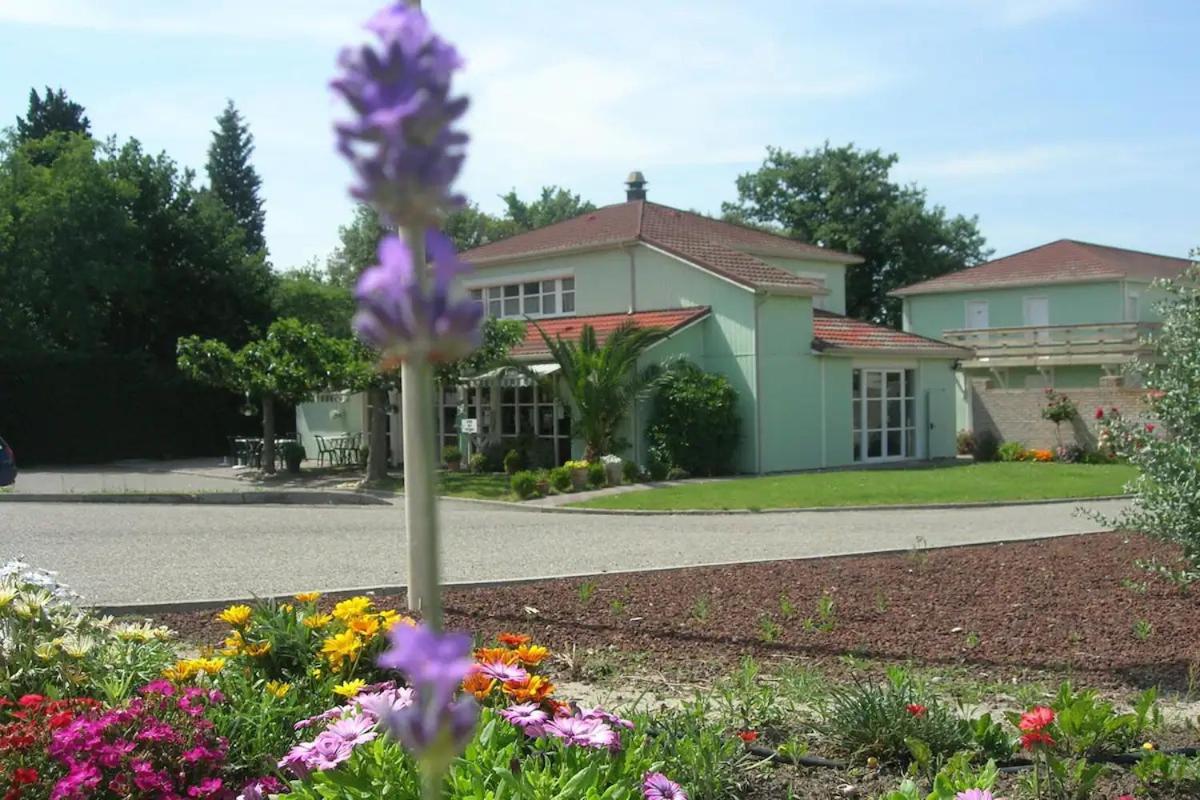 Fasthotel Avignon Nord Le Pontet Exterior foto